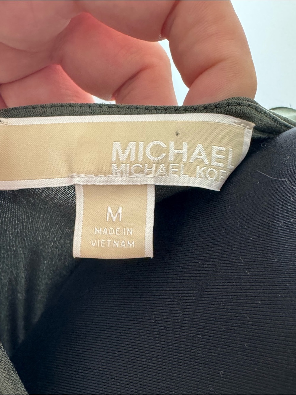 Michael Kors Olive Green Shift Dress M Gold Chain Sleeve V-Neck Knee Length - Picture 8 of 11